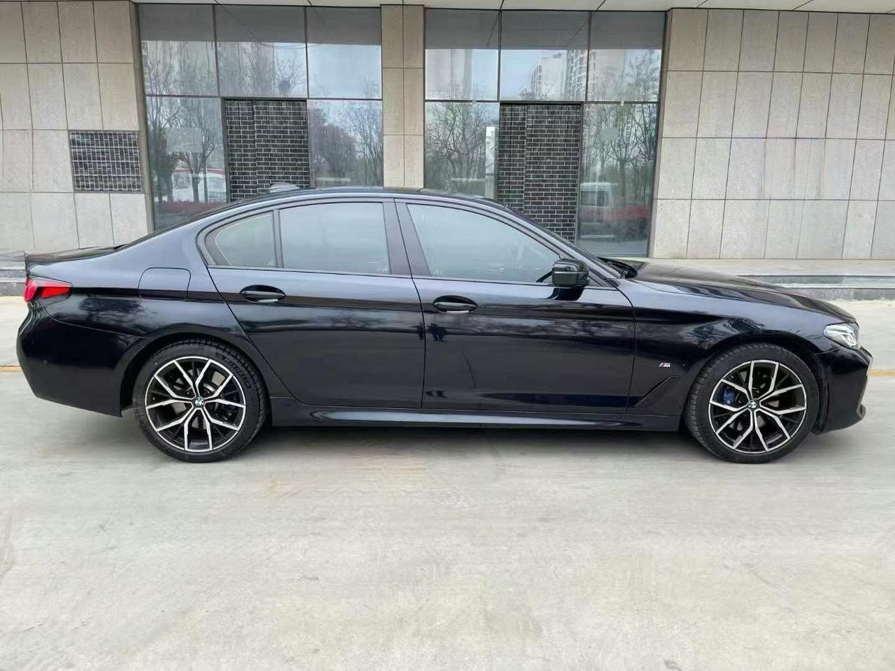 BMW 530i 2.0T 252 л.с. M Sport Package 2022 — изображение 6