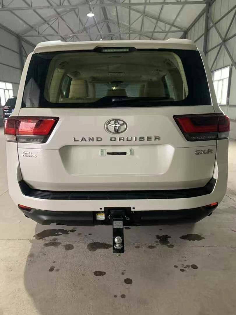Toyota Land Cruiser 3.4 AT 70th Anniversary 3.4TT 4WD 2022 — изображение 4