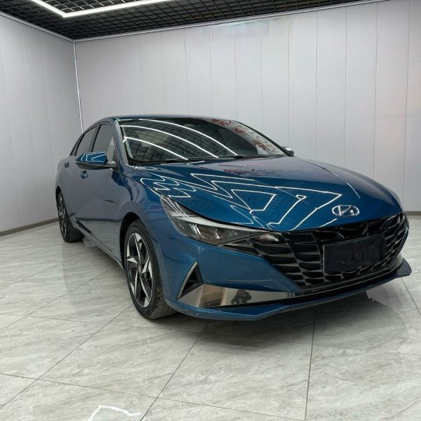 Hyundai Elantra 1.5L 115 л.с. CVT LUX 2020